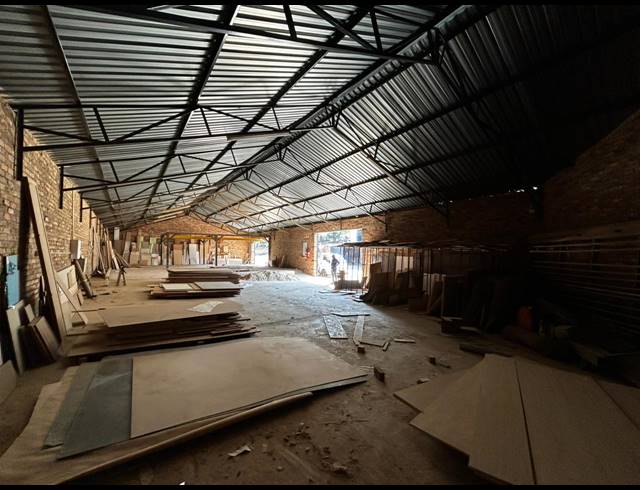 2,800M² WAREHOUSE TO LET IN KEW
